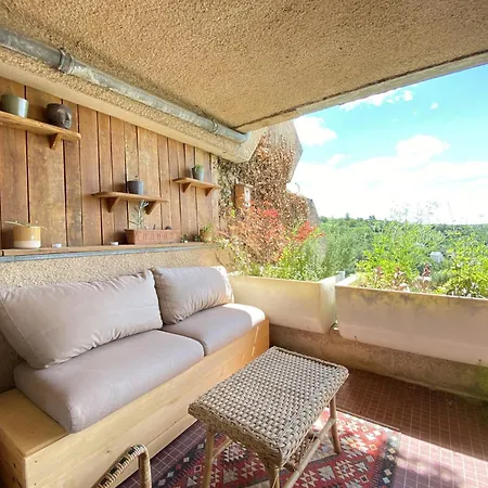 Le Frida, Une Place Au Soleil *